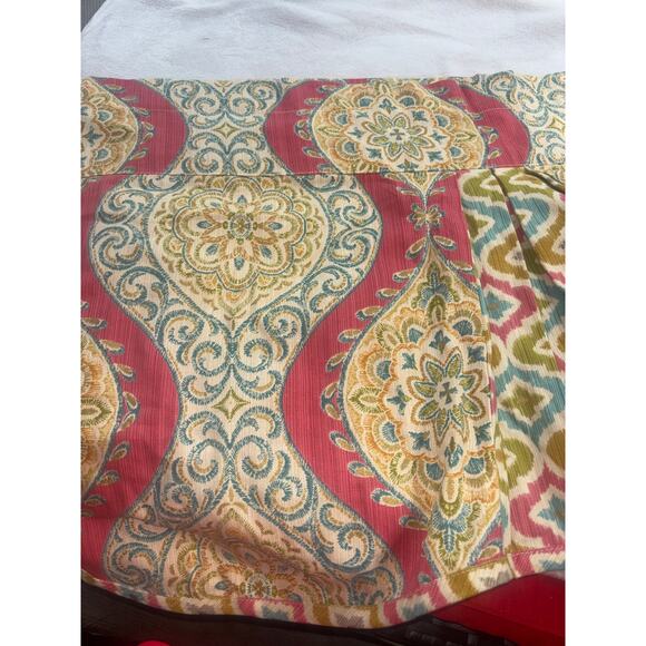 Waverly Moonlight Medallion Curtain Valance 51” long 20” Wide Metallic Abstract - Picture 8 of 8